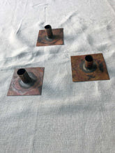 Indlæs billede til gallerivisning Håndlavet lysestage i kobber - Andrea Brugi